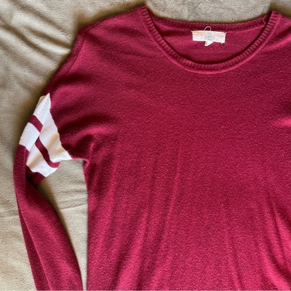 4 for 16$ Pink Republic Burgundy Sweater